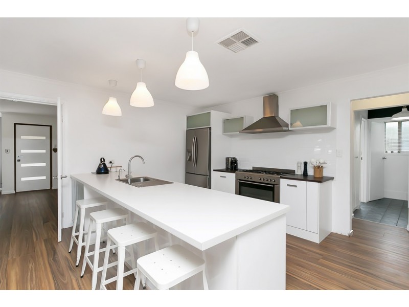 4 Martinique Drive, Seaford Rise SA 5169