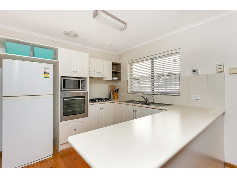 28 Kalgoorlie Avenue, Port Noarlunga South SA 5167