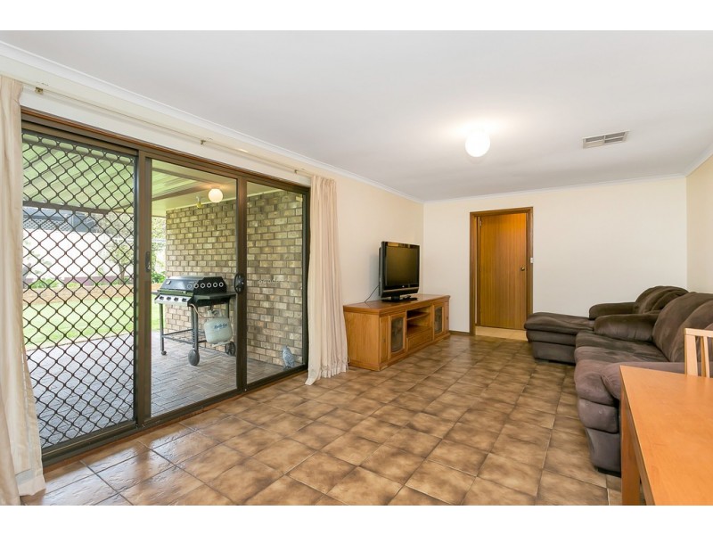 41 Rogana Crescent, Hallett Cove SA 5158