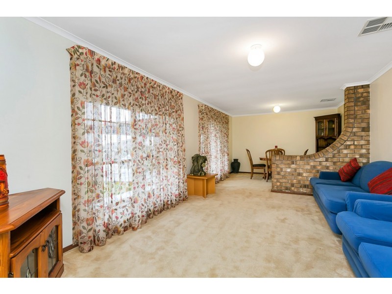 41 Rogana Crescent, Hallett Cove SA 5158