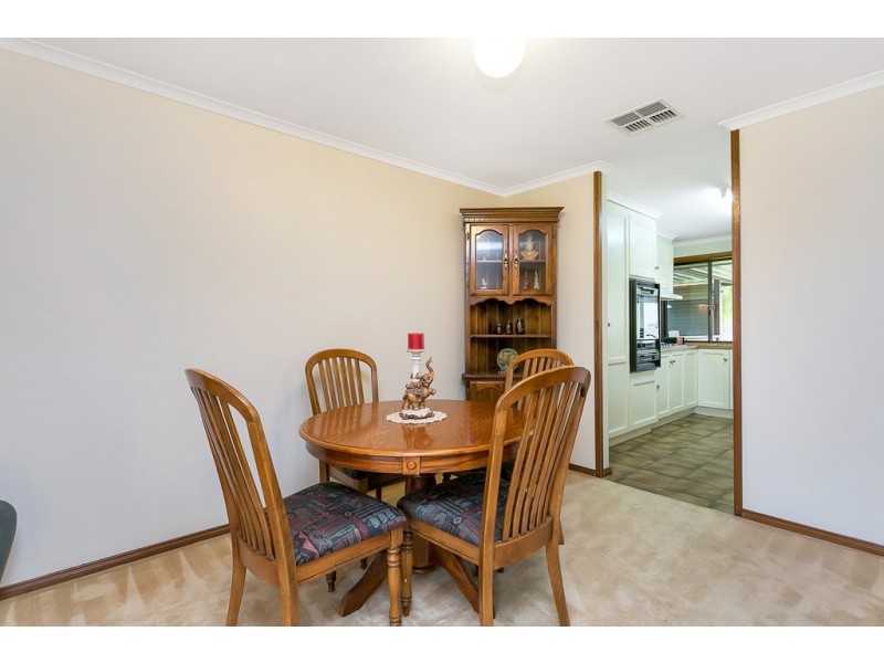 41 Rogana Crescent, Hallett Cove SA 5158