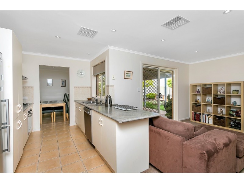 25 Cockle Ave, Aldinga Beach SA 5173