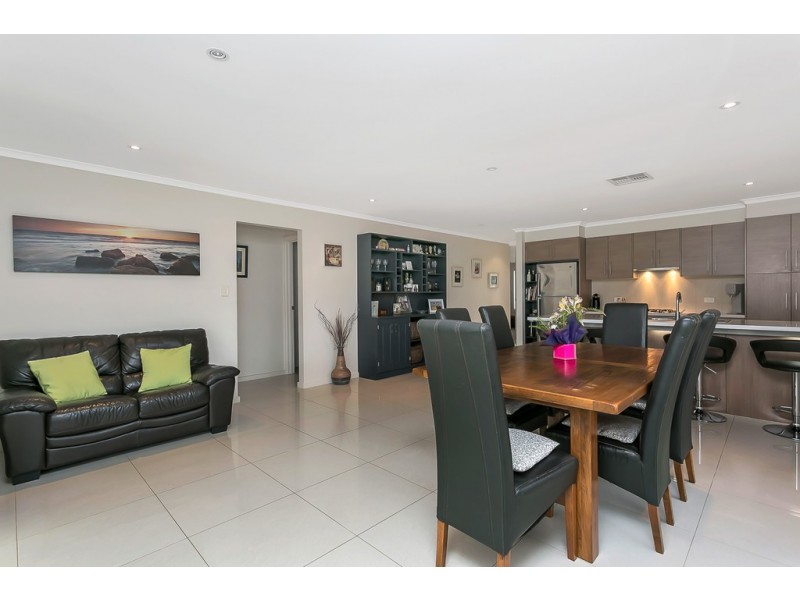 4 Razor Avenue, Aldinga Beach SA 5173