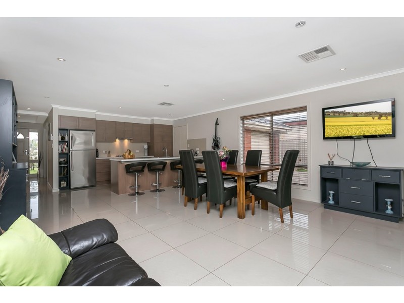 4 Razor Avenue, Aldinga Beach SA 5173