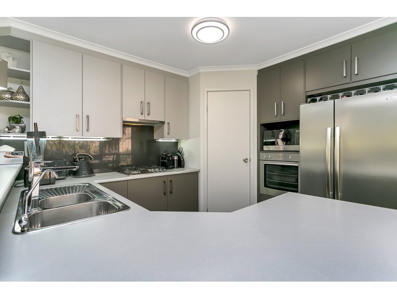 12 Cairns Way, Seaford Rise SA 5169