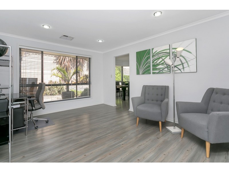 12 Cairns Way, Seaford Rise SA 5169