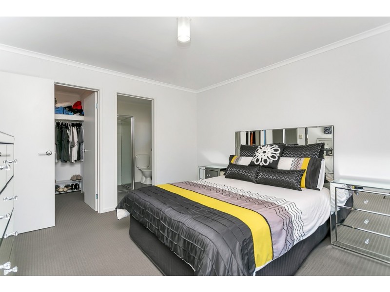 12 Cairns Way, Seaford Rise SA 5169