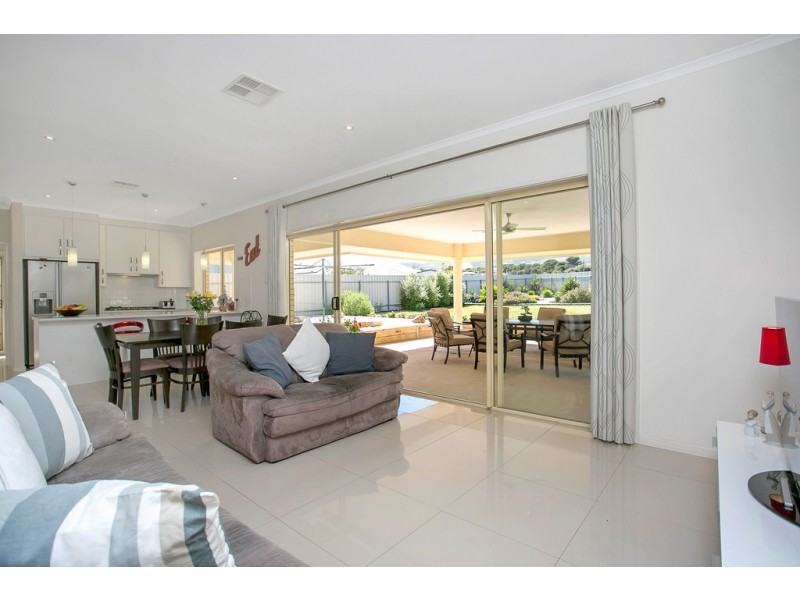 12 Milford Avenue, Sellicks Beach SA 5174
