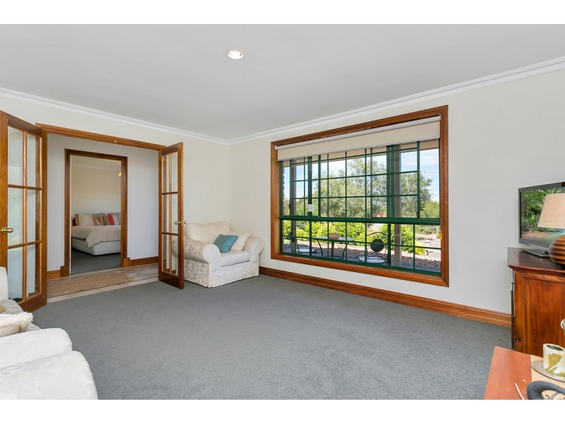 2 Crowsnest Place, Seaford Rise SA 5169