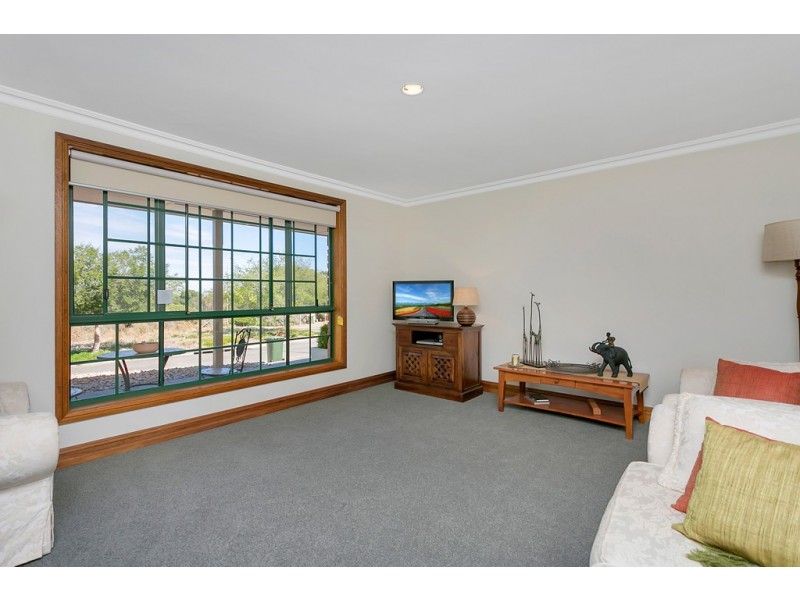 2 Crowsnest Place, Seaford Rise SA 5169