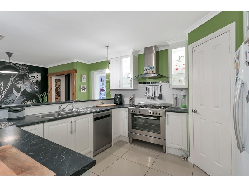 17 Esperance Boulevard, Seaford Rise SA 5169