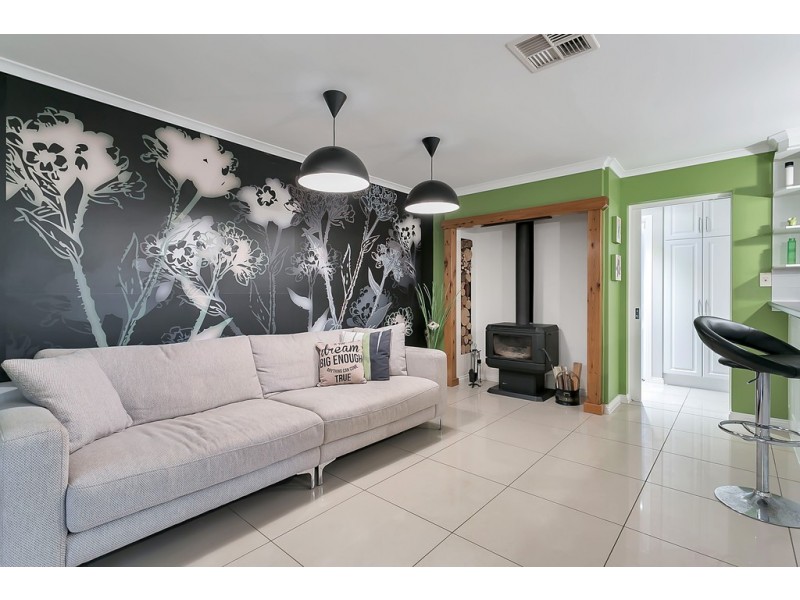 17 Esperance Boulevard, Seaford Rise SA 5169