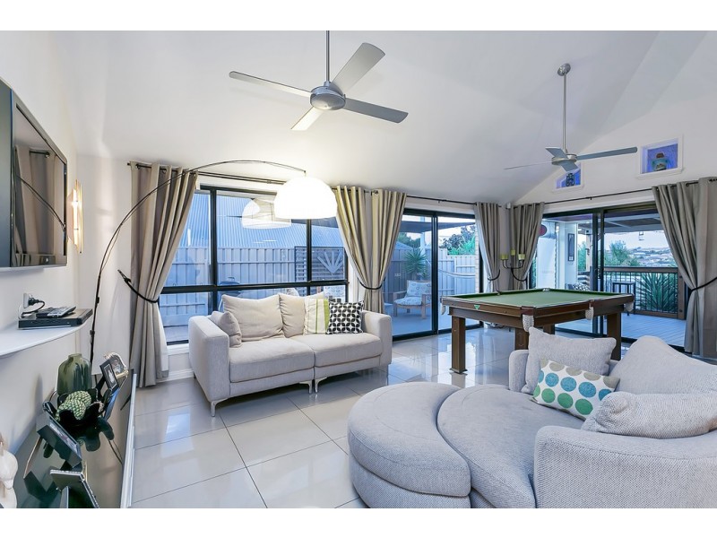 17 Esperance Boulevard, Seaford Rise SA 5169