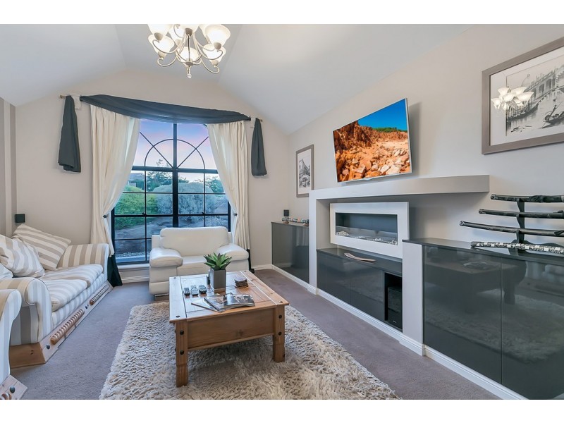 17 Esperance Boulevard, Seaford Rise SA 5169