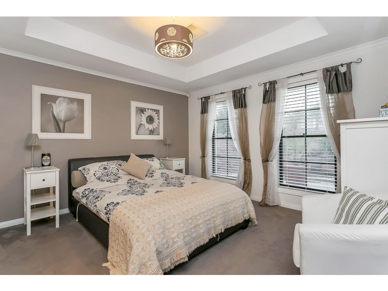 17 Esperance Boulevard, Seaford Rise SA 5169