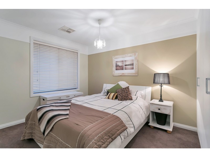 17 Esperance Boulevard, Seaford Rise SA 5169
