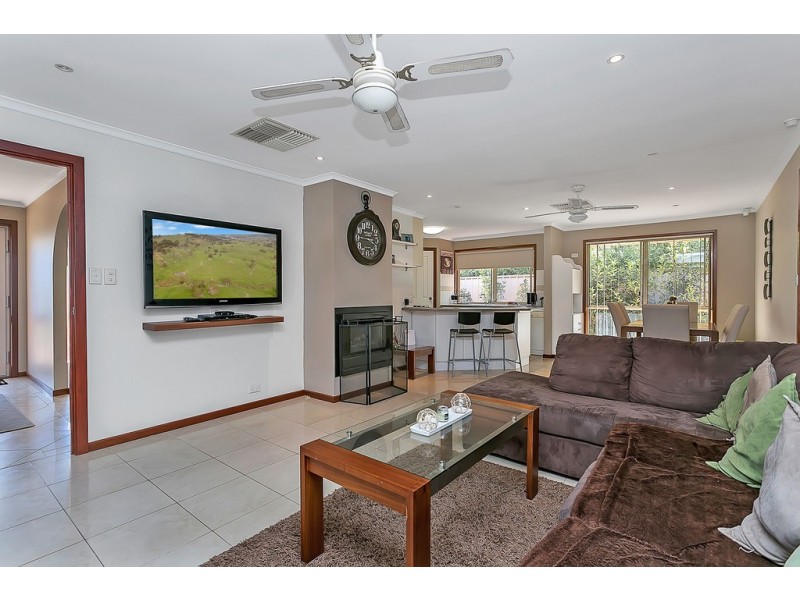 4 Crowsnest Place, Seaford Rise SA 5169