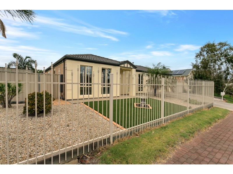 5 Chamberlain Drive, Christie Downs SA 5164
