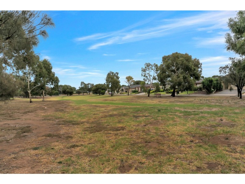 5 Chamberlain Drive, Christie Downs SA 5164