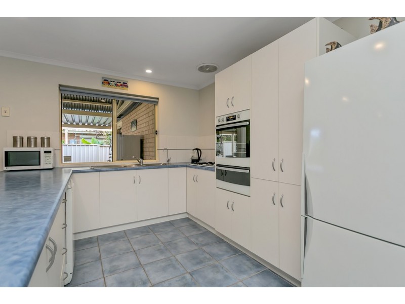 5 Chamberlain Drive, Christie Downs SA 5164