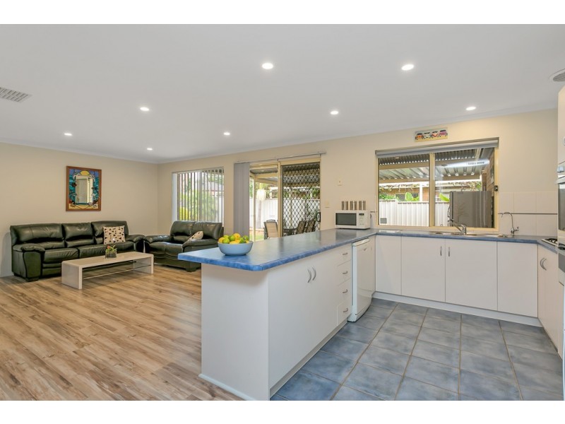 5 Chamberlain Drive, Christie Downs SA 5164