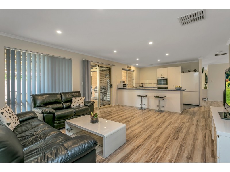 5 Chamberlain Drive, Christie Downs SA 5164