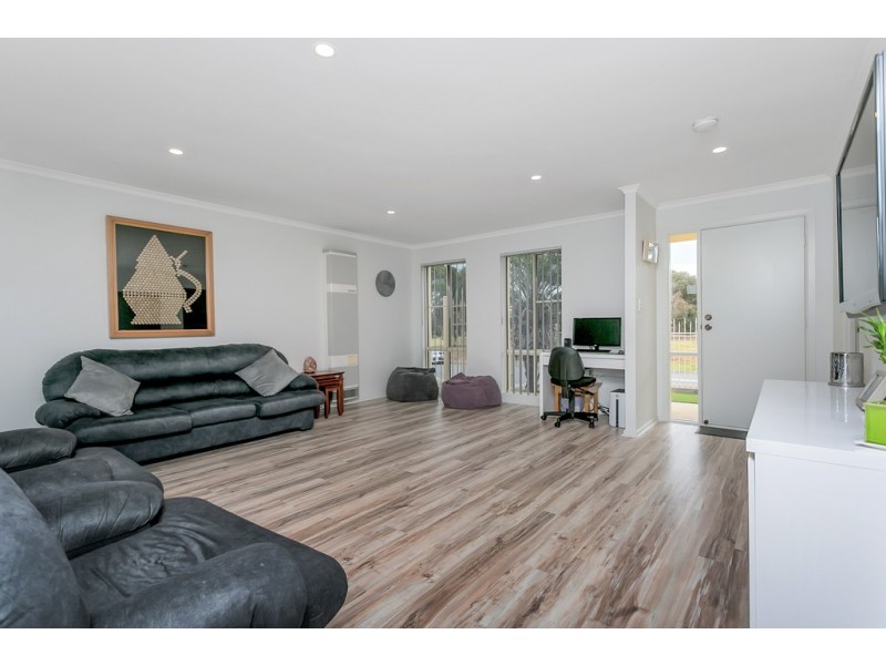 5 Chamberlain Drive, Christie Downs SA 5164