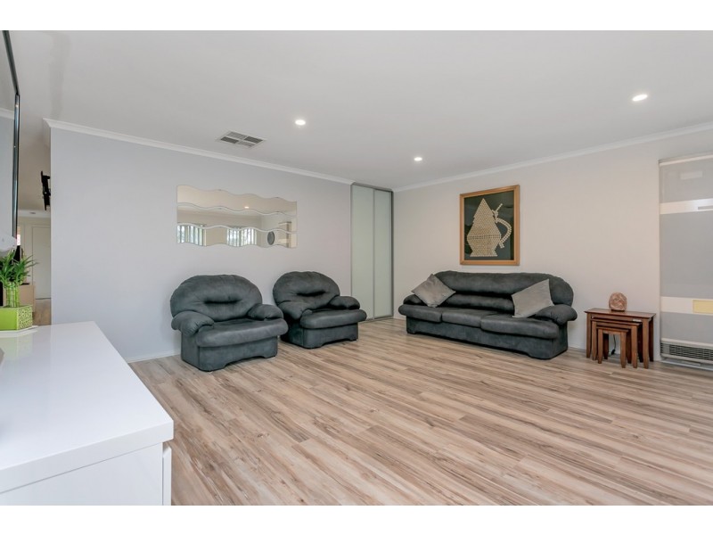 5 Chamberlain Drive, Christie Downs SA 5164