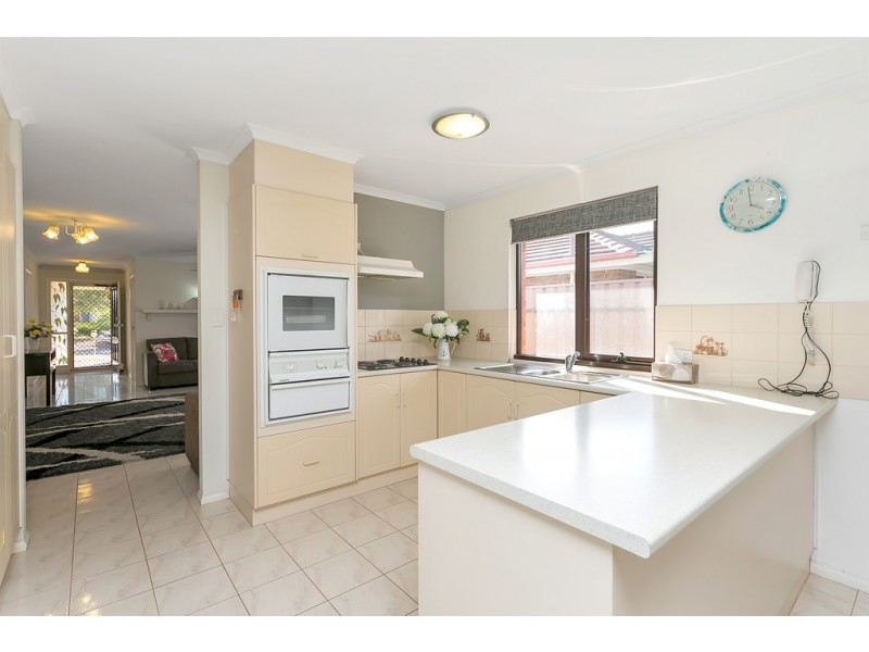 4 Oak Street, Seaford SA 5169