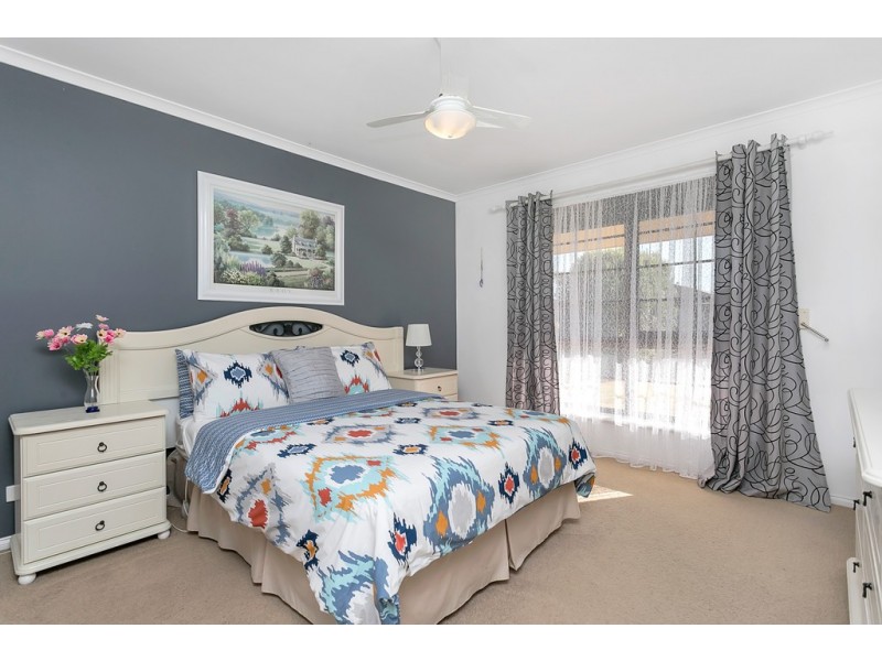 4 Oak Street, Seaford SA 5169