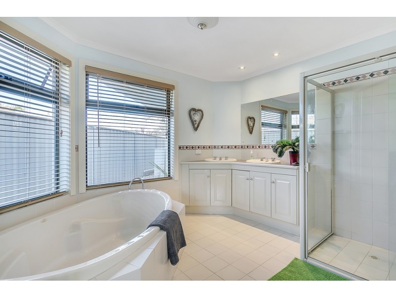 38 Grand Boulevard, Seaford Rise SA 5169