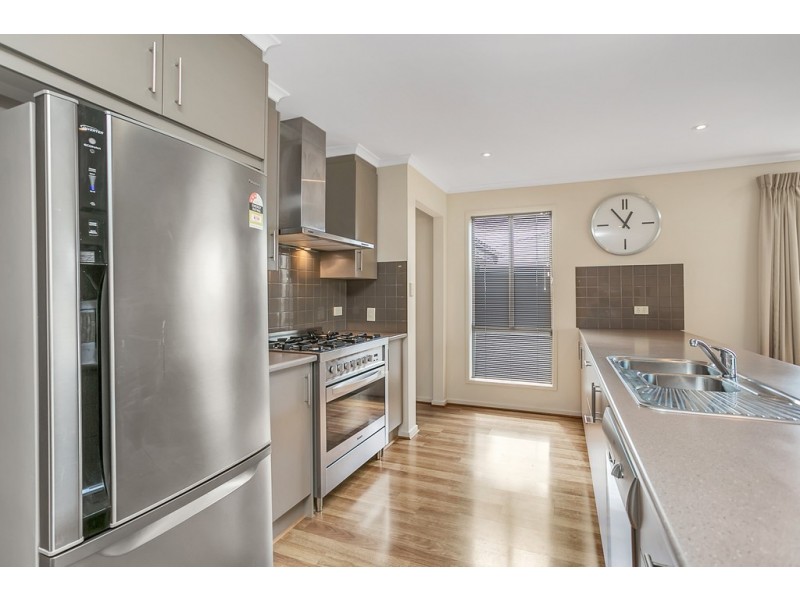 11 Esperance Boulevard, Seaford Rise SA 5169