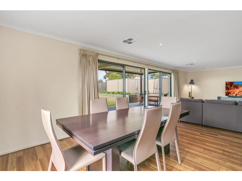 11 Esperance Boulevard, Seaford Rise SA 5169