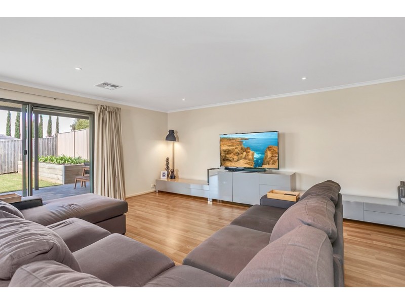 11 Esperance Boulevard, Seaford Rise SA 5169
