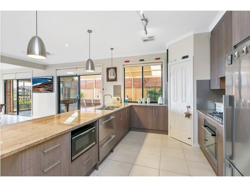 9 Noosa Court, Seaford Rise SA 5169