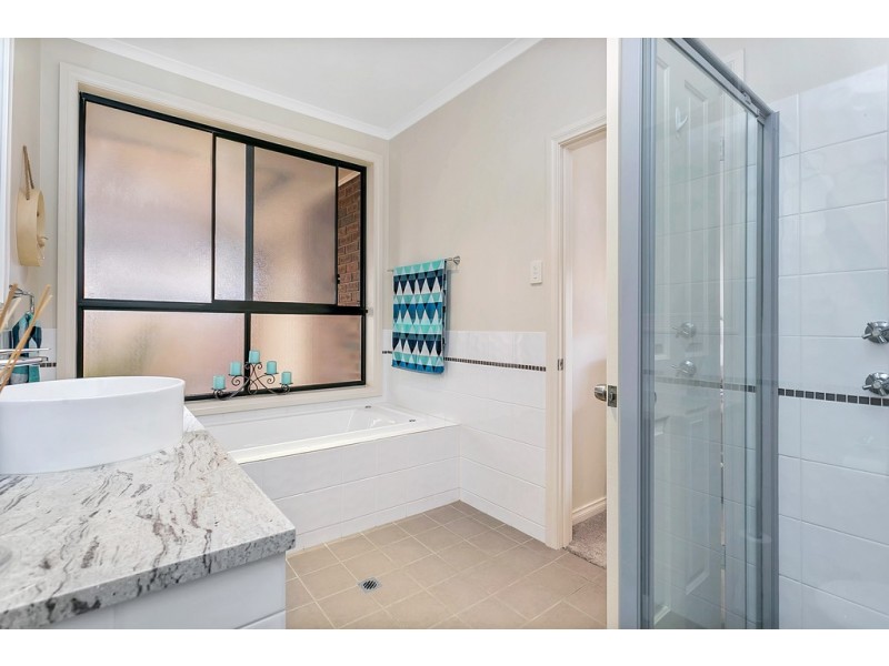 9 Noosa Court, Seaford Rise SA 5169