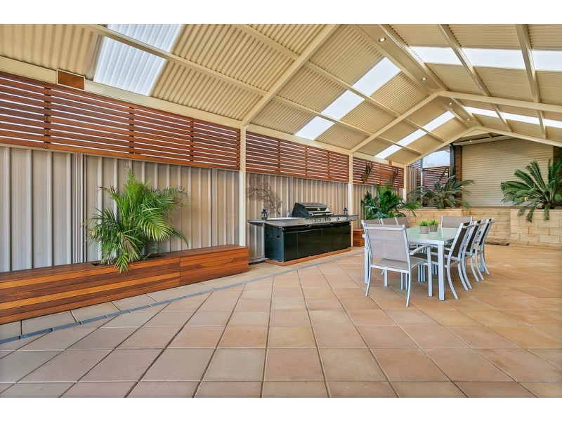 9 Noosa Court, Seaford Rise SA 5169