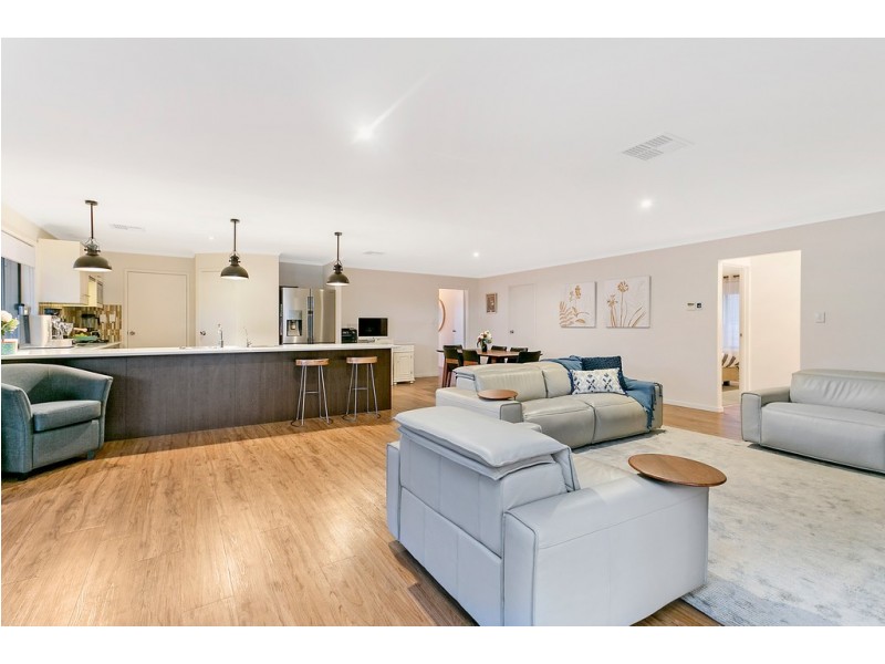 1 Manly Court, Seaford Rise SA 5169