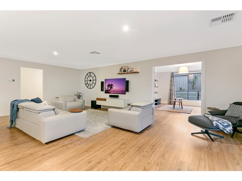 1 Manly Court, Seaford Rise SA 5169