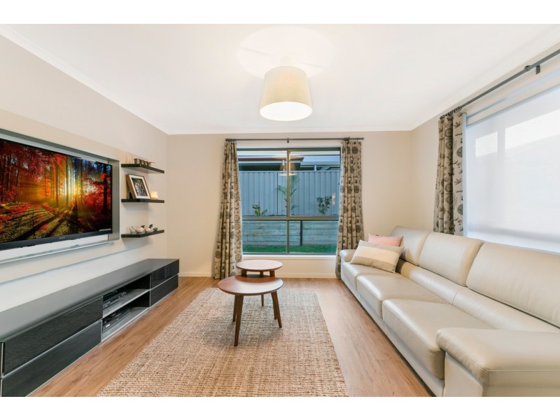 1 Manly Court, Seaford Rise SA 5169