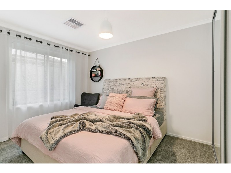 1 Manly Court, Seaford Rise SA 5169