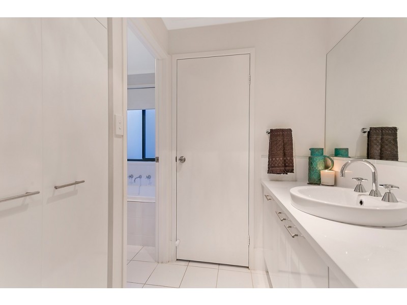 1 Manly Court, Seaford Rise SA 5169