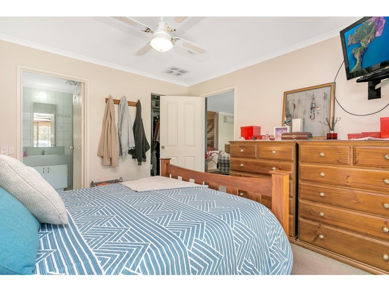 2 Heron Place, Seaford Rise SA 5169