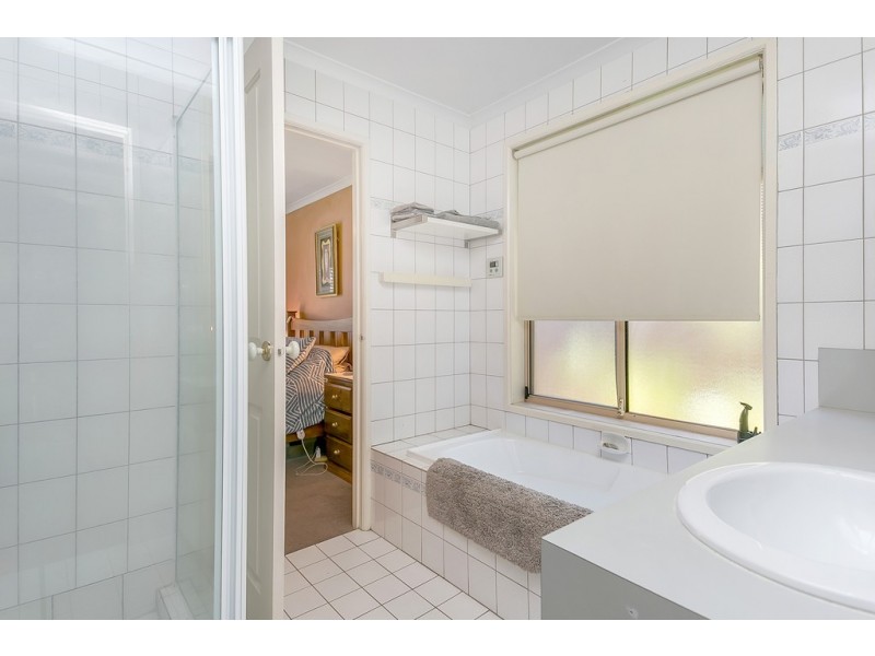 2 Heron Place, Seaford Rise SA 5169