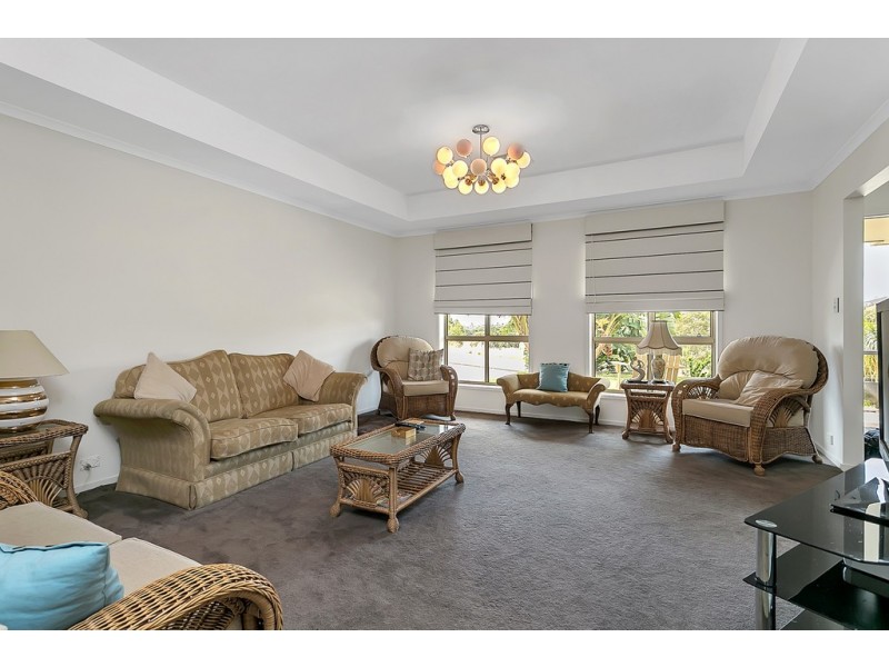 32 Albany Way, Seaford Rise SA 5169