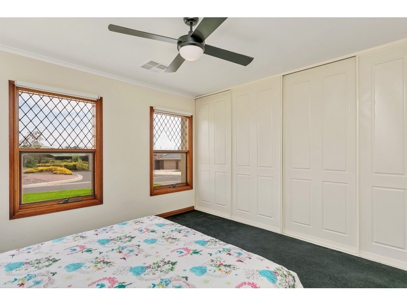 4 Mildara Close, Woodcroft SA 5162