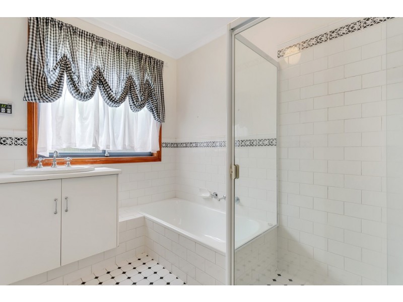 4 Mildara Close, Woodcroft SA 5162