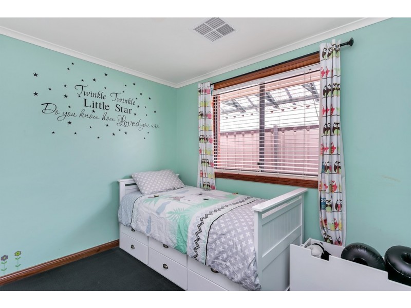 4 Mildara Close, Woodcroft SA 5162