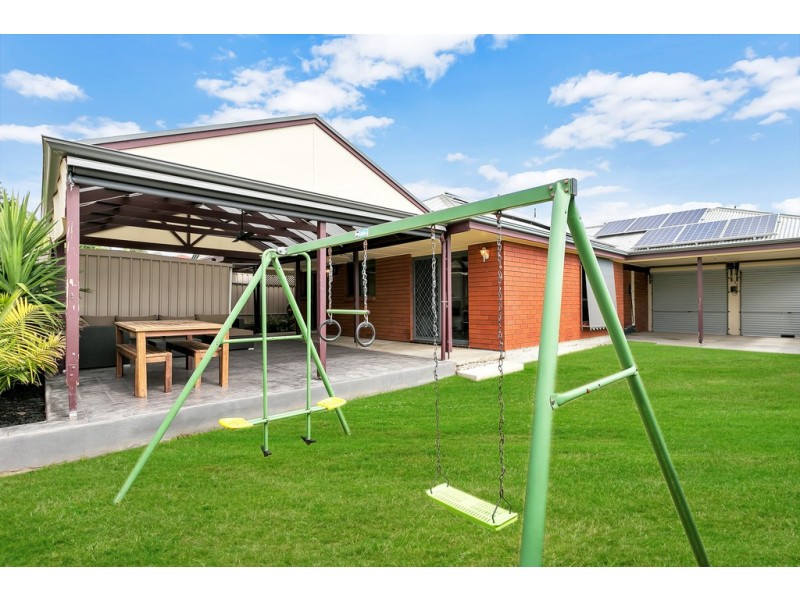 4 Mildara Close, Woodcroft SA 5162