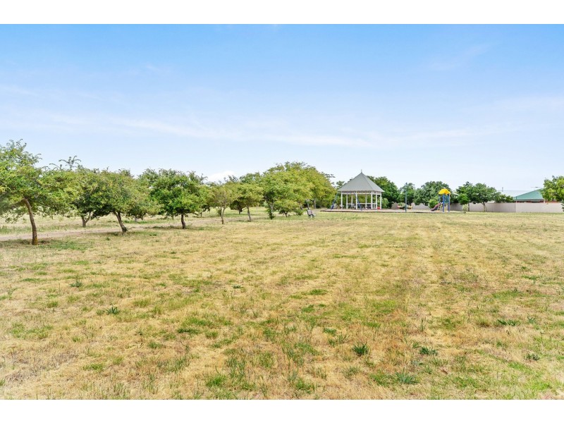 8 Sandpiper Avenue, Seaford Rise SA 5169